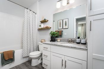 Tub/shower combination